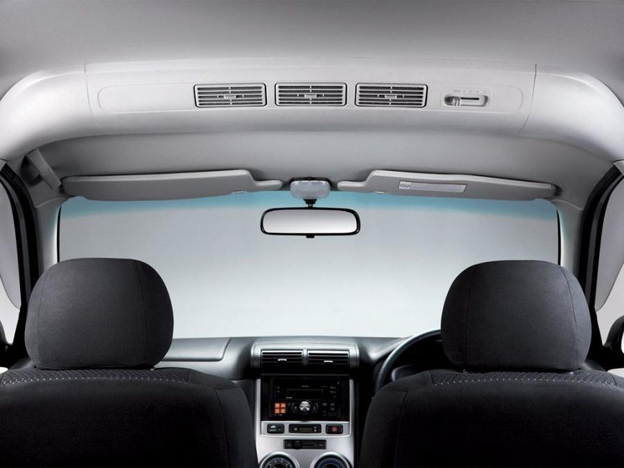  Toyota Avanza 2011 года  (фото 4 из 5)